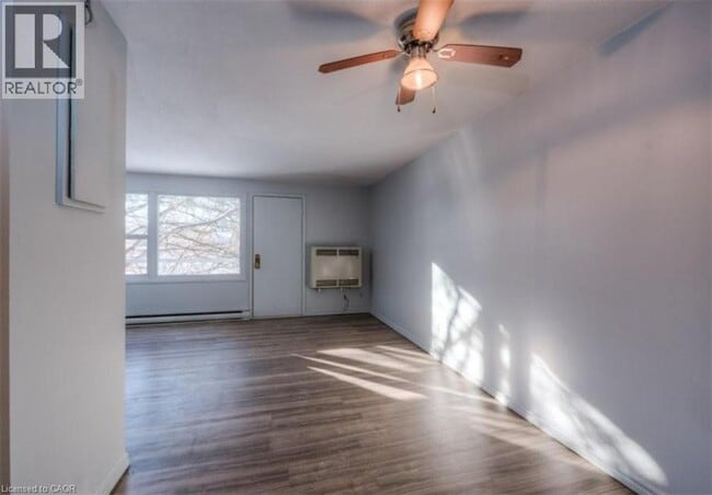 Photo du bâtiment - 1200 Courtland Ave E