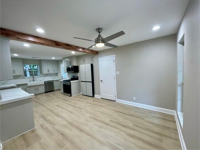 Foto del edificio - 1433 Pickwick Ln