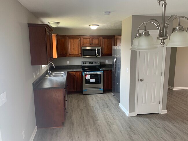 Foto del edificio - 617 Mimosa Dr