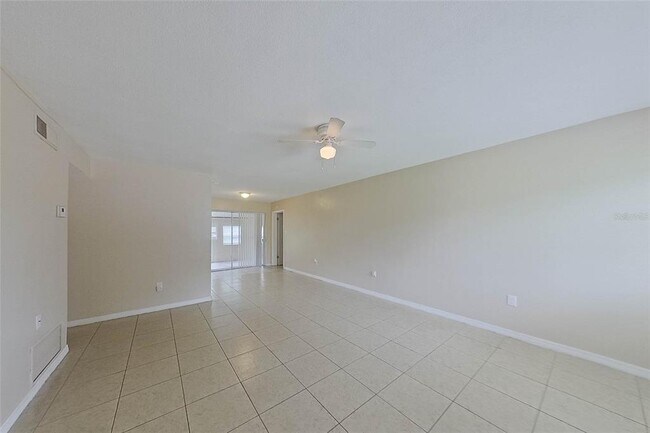 Foto del edificio - 2441 Healy Dr