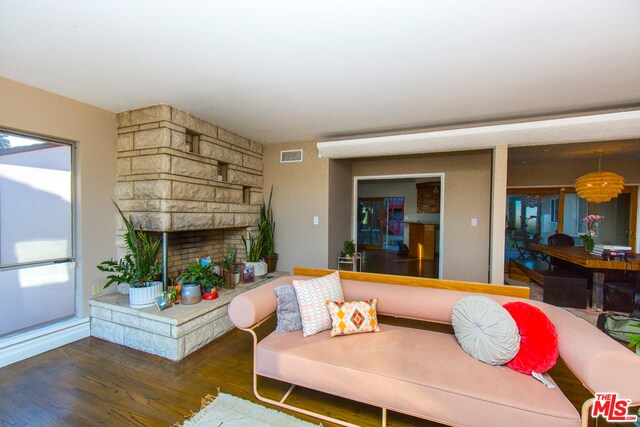 Foto del edificio - 5606 Glenford St