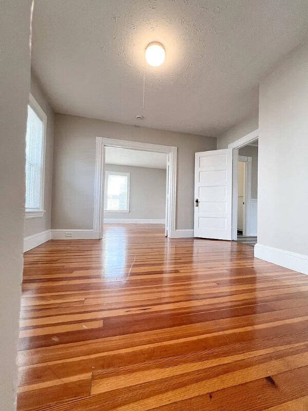 Foto principal - 84 Exeter Ave