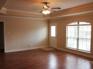 Foto del edificio - 1512 Bedford Dr