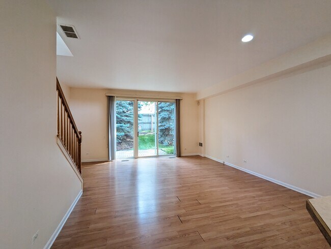 Building Photo - 2548 Carrolwood Rd
