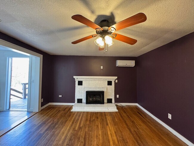 Foto del edificio - East AVL - Studio Apartment, Large Deck, Winter Views!