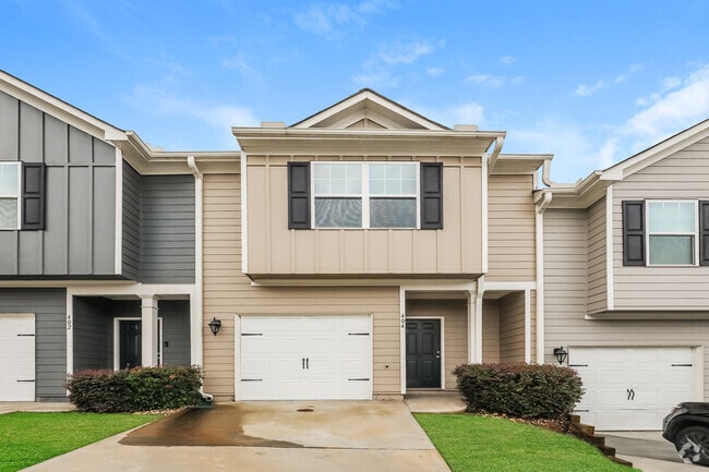Building Photo - 404 Highwood Ln