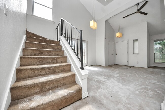 Building Photo - 5747 Easthampton Dr
