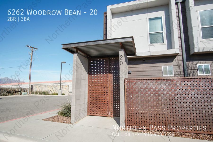 Primary Photo - Modern 2 BDR Townhome Near Transmountain!