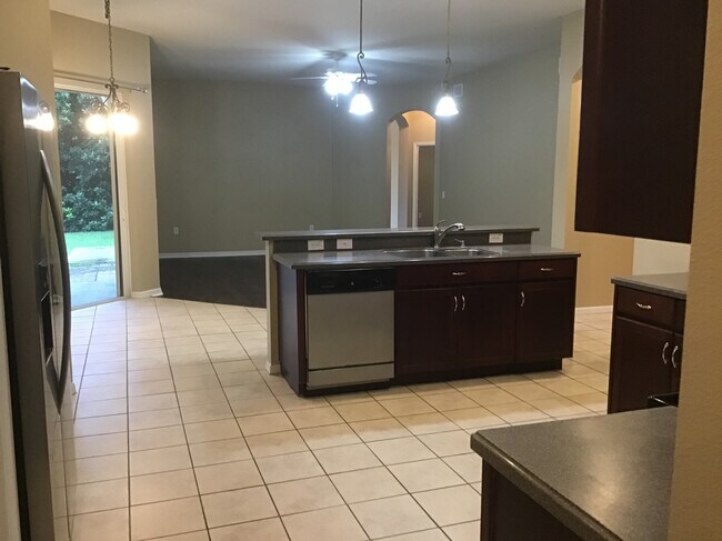 Foto del edificio - 16150 Bridgepark Dr