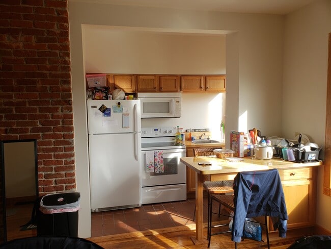 Building Photo - 804 N Dubuque St