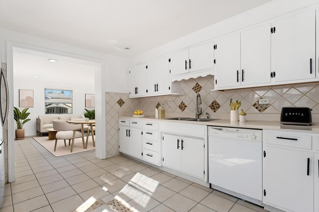 Building Photo - 3506 Lonnquist Dr