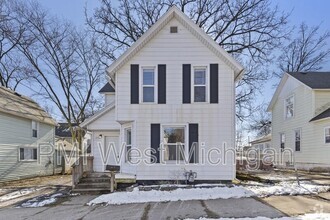 Building Photo - 1038 3rd St NW