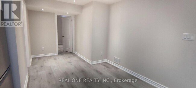 Building Photo - 22 Cloverridge Ave