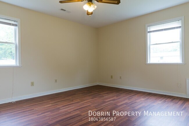 Building Photo - 1410 Blair St