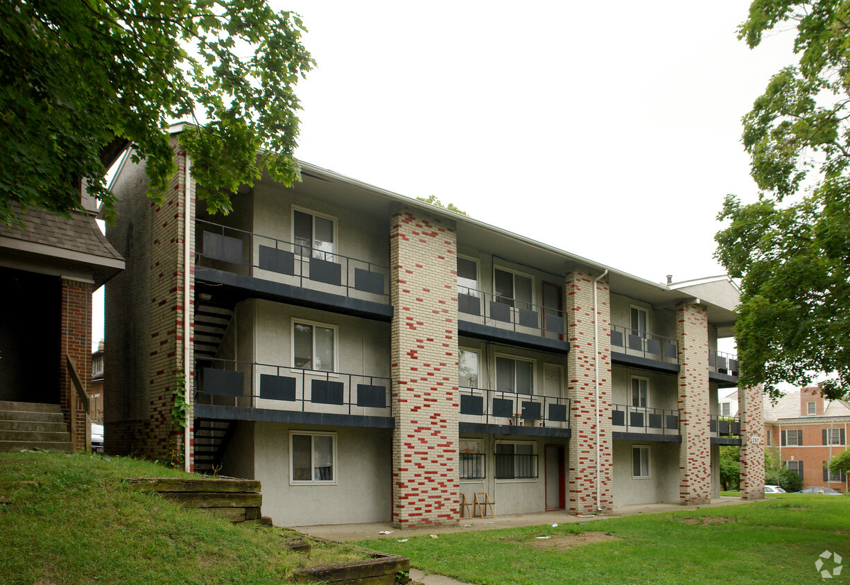 Building Photo - 257 E 15th Ave