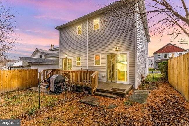 Foto del edificio - 28 B St