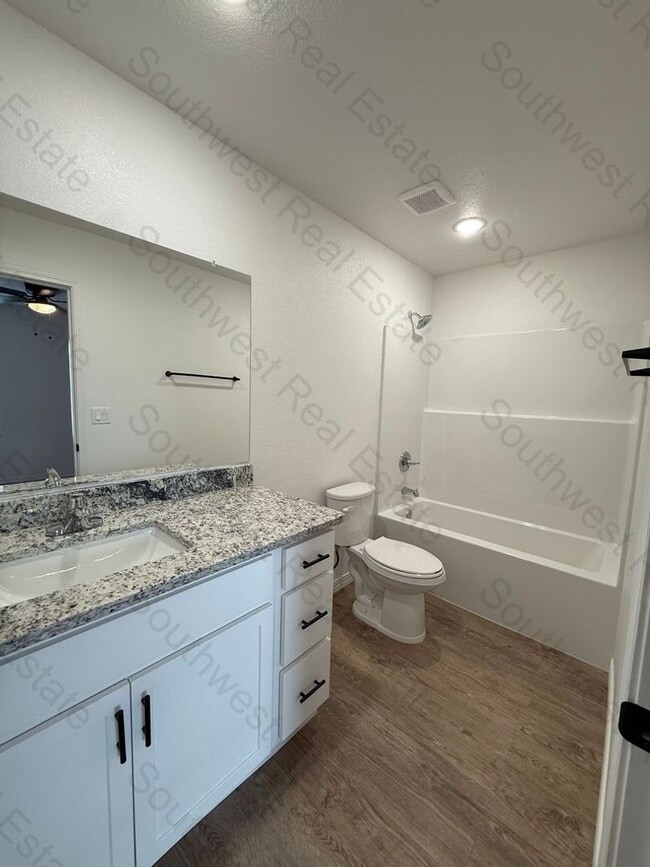 Building Photo - 1325 Mission Dr