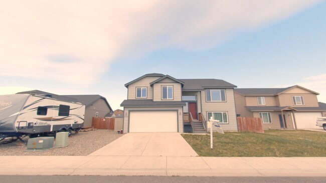 Foto del edificio - Large 5 Bedroom Home - North of CWU