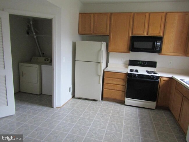 Building Photo - 21076 Bitterroot Terrace