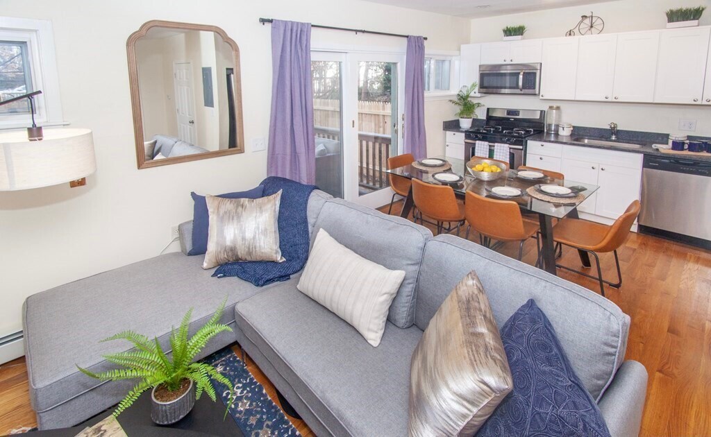 Foto principal - 410 Norwest Dr