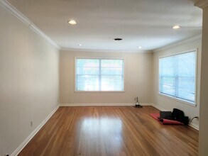 Building Photo - 5559 Aspen St