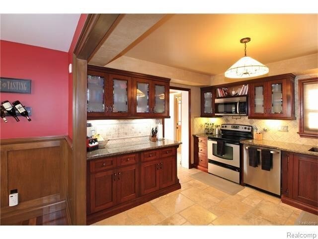 Building Photo - 27815 Kendallwood Dr