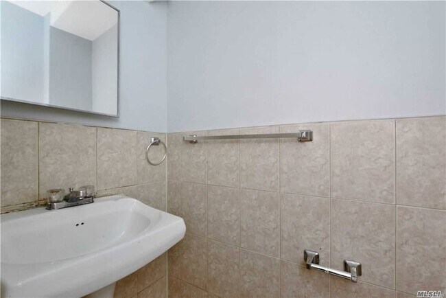 Building Photo - 92-35 218th St