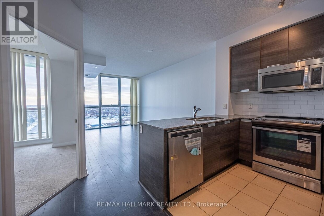 Photo principale - 75 Eglinton Ave W