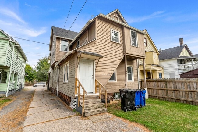 Building Photo - 3122 W 30th St