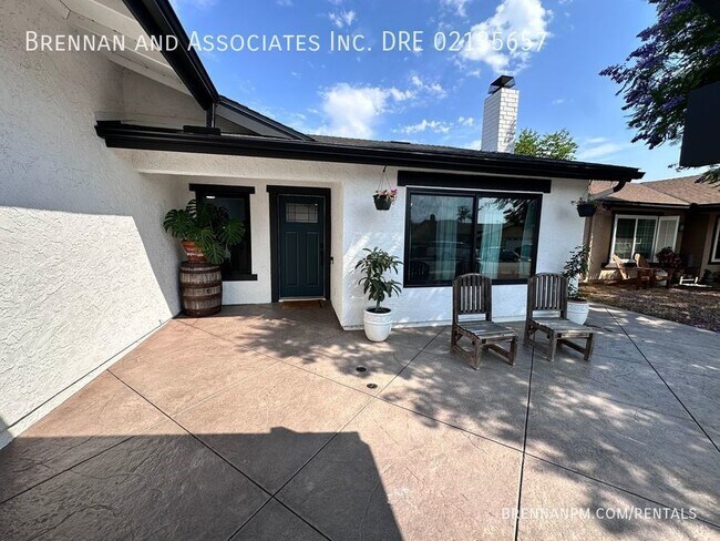 Foto del edificio - Charming 3-Bedroom Home in Escondido: Mode...