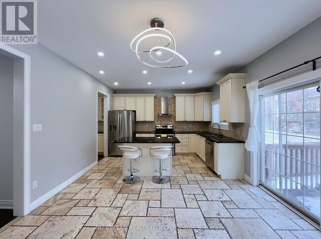 Building Photo - 49 Portelli Crescent