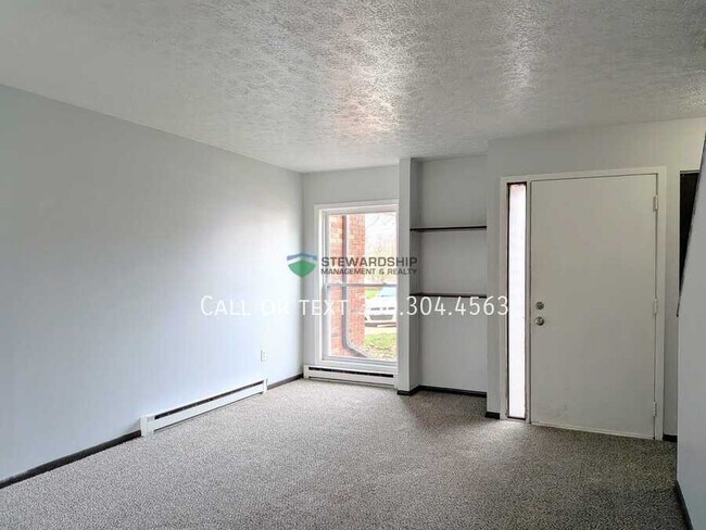 Foto del edificio - 311 Engadine Ct