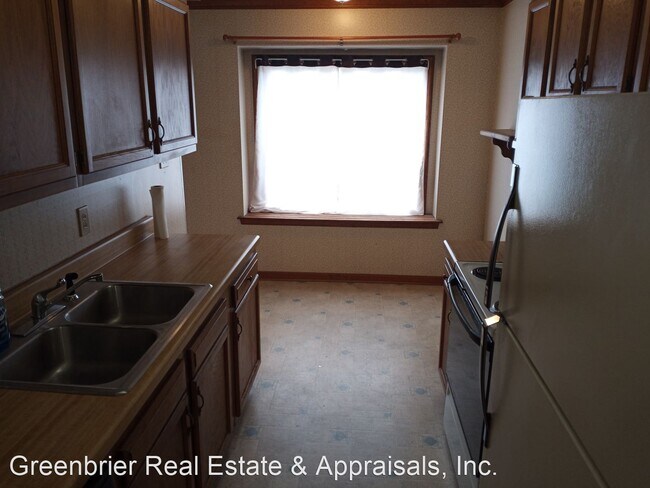 Building Photo - 2 br, 1.5 bath House - 4612 Merrimac Lane