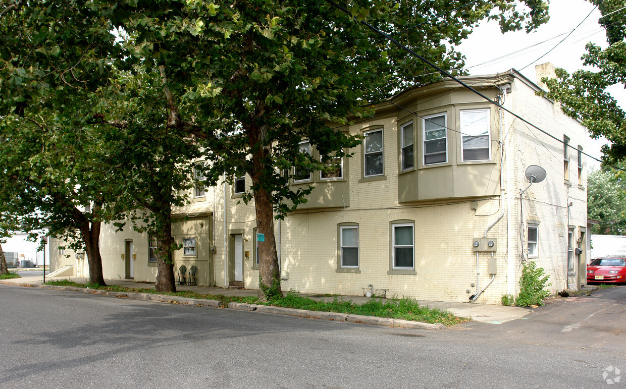 Primary Photo - 301 Morris Ave