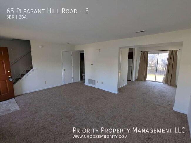 Foto del edificio - 65 Pleasant Hill Rd