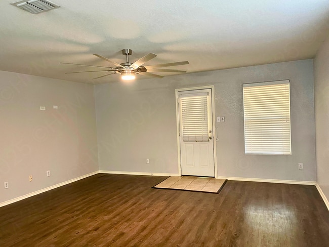 Foto del edificio - 9419 Boatman Pier