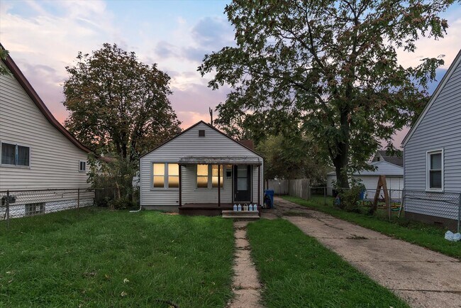 Foto del edificio - 8062 Chalmers Ave