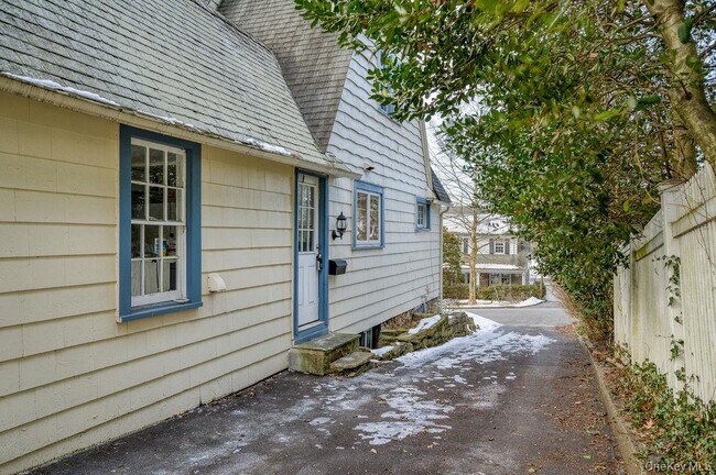 Foto del edificio - 8 Ridgecrest W