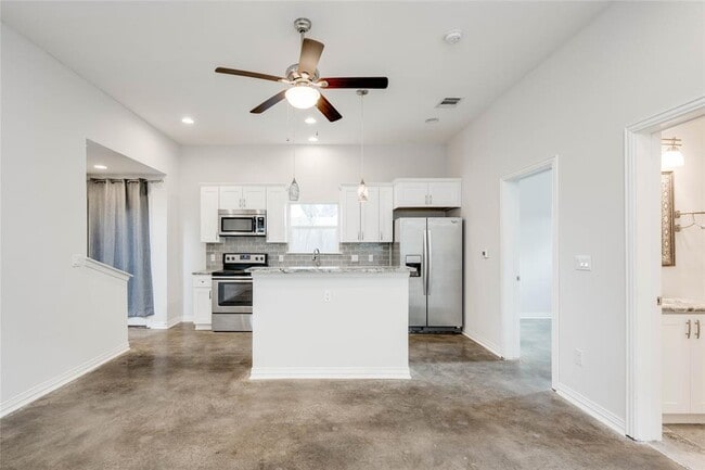 Building Photo - 811 Gunter St