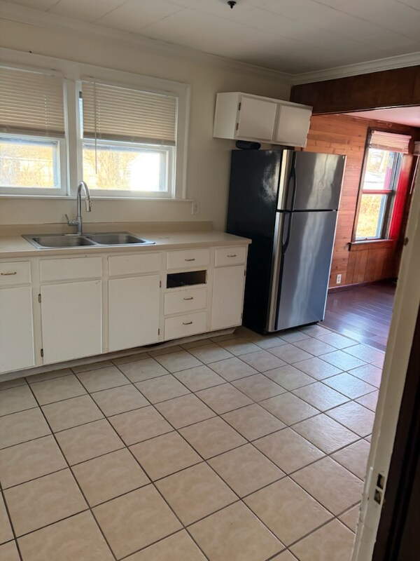 Foto del edificio - 5834 E 20th St