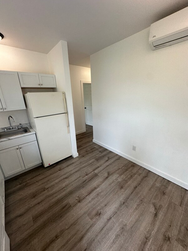 Foto del edificio - 4233 E 38th St