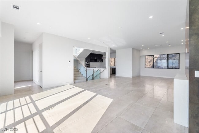 Building Photo - 386 Tranquil Peak Ct