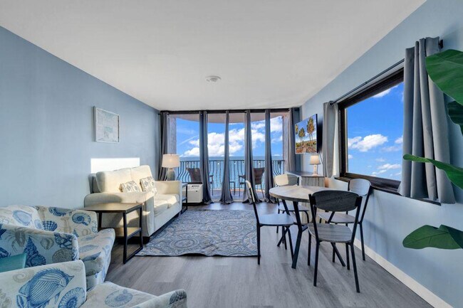Foto del edificio - 2406 N Ocean Blvd