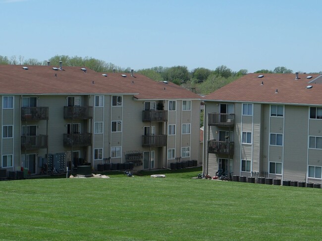 Building Photo - Residences at Fox Pointe