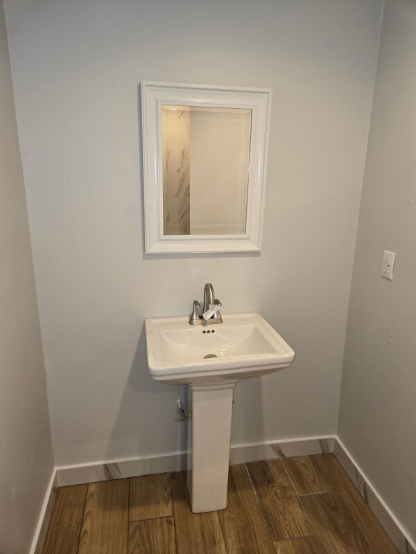 Foto principal - 14700 Hubbard St
