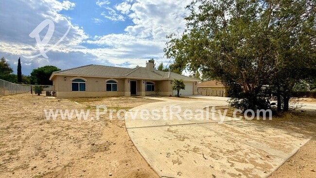Building Photo - 10784 Hawthorne Ave