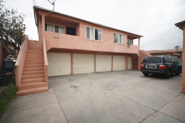 Foto principal - 6305 Otis Ave