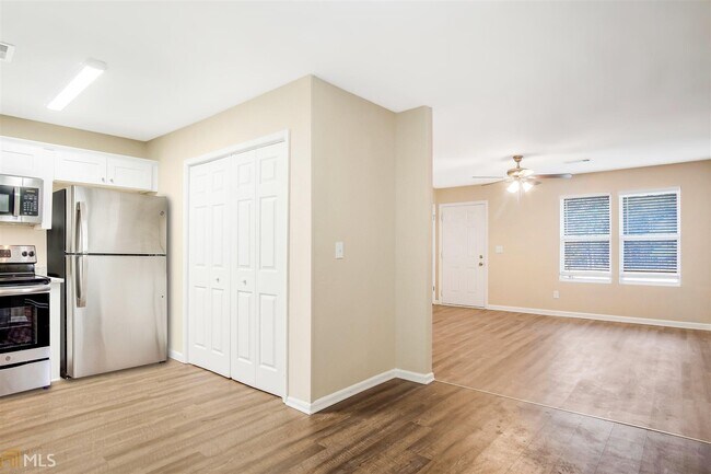 Building Photo - 604 Thomasville Blvd SE