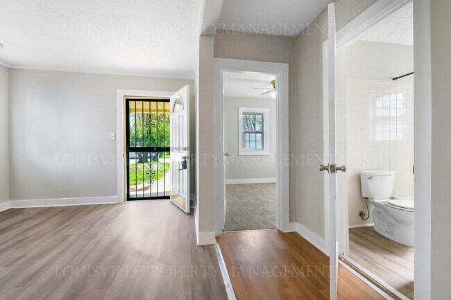 Building Photo - 4412 Bellevue Ave