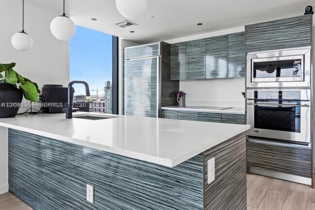 Foto del edificio - 460 NE 28th St